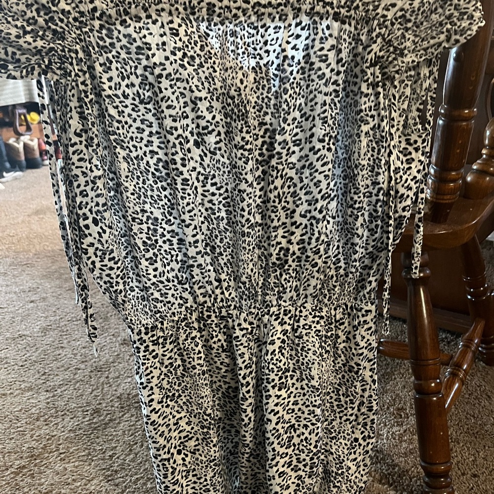 Romper - Picture 2 of 3